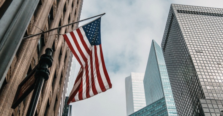 Статья о рекордной выручке игрового рынка США и росте iGaming и ставок на спорт.